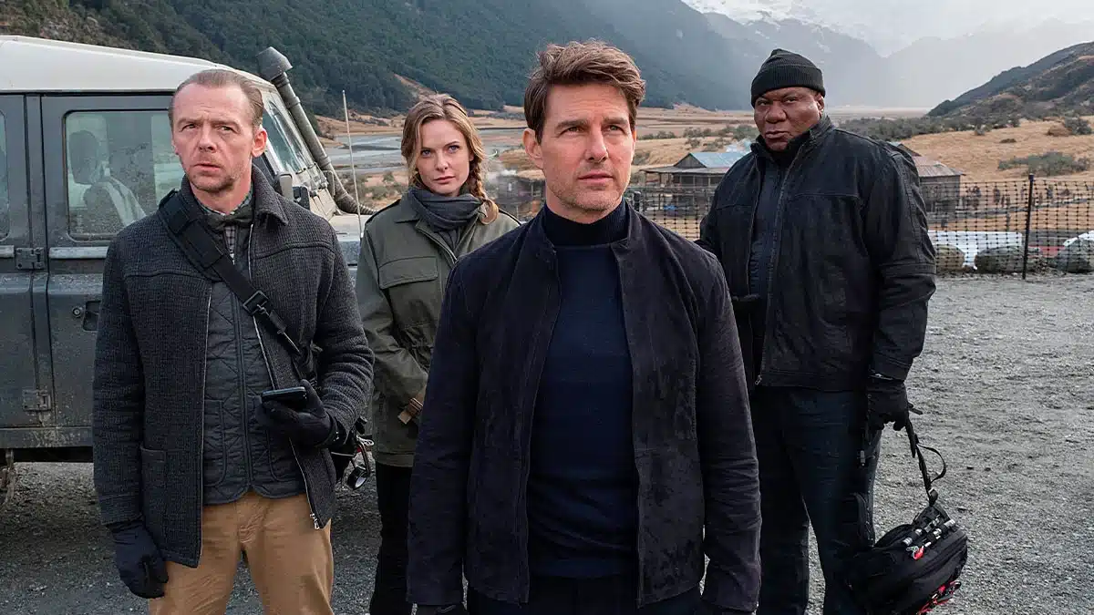 Una fotografía de Tom Cruise, Ving Rhames, Simon Pegg y Rebecca Ferguson en el set de Misión Imposible: Repercusión.
