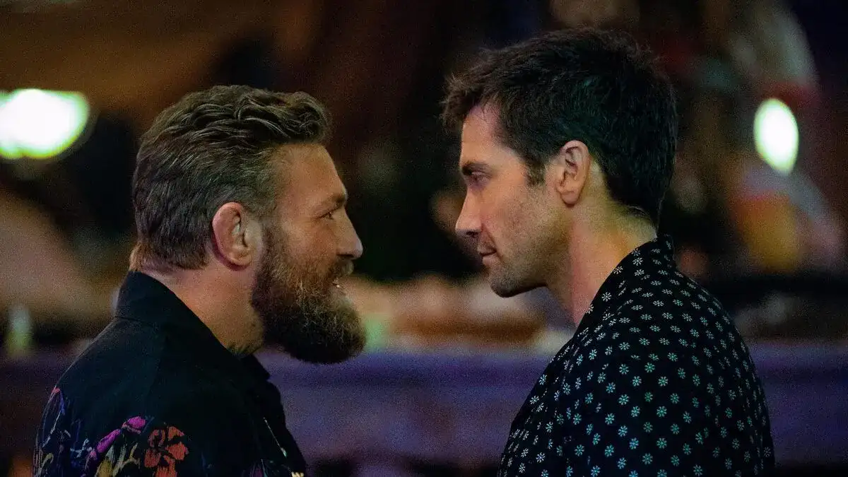 Jake Gyllenhaal y Conor McGregor en Road House (2024)